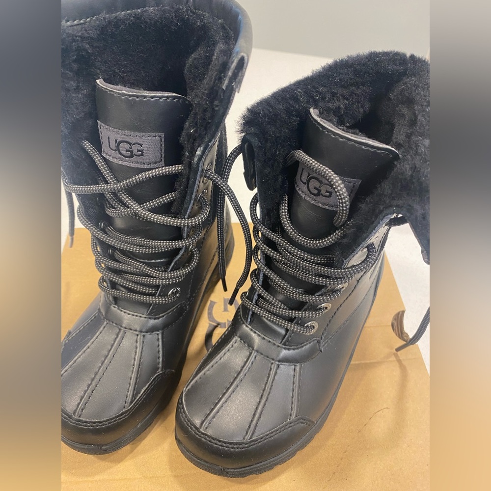 Ugg fur boots all black boys size 13y in very good condition
